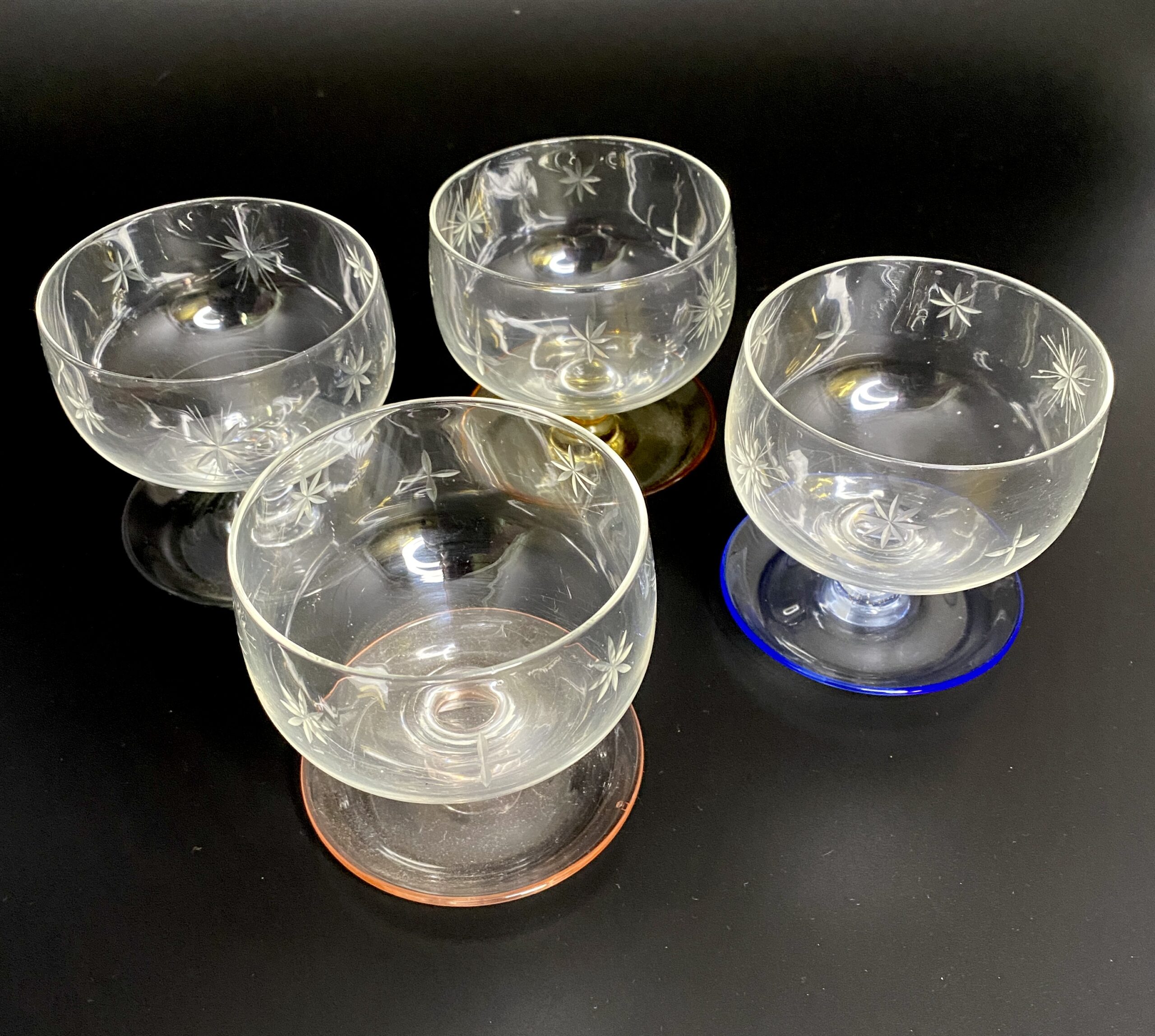 Set of 4 Wine Glass Goblet Retro Starbursts Mid Century Modern Art